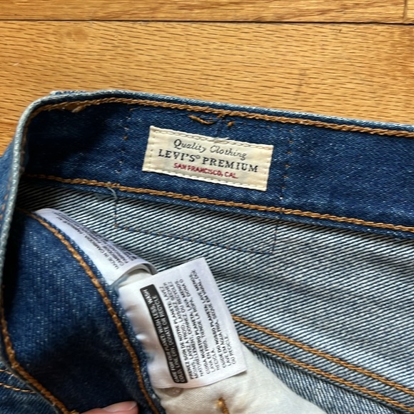 Levi’s 501 Denim Shorts - Picture 4 of 6